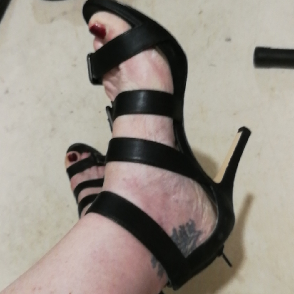 Sandals - Picture 4 of 5